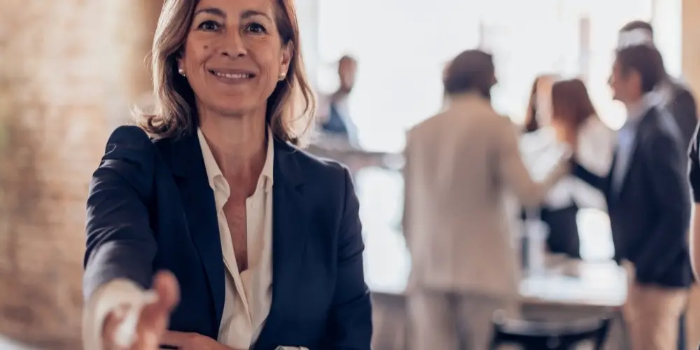 Rappresentazione visiva dell'articolo: Dalle filiali alla
rete: il nuovo percorso dei consulenti finanziari